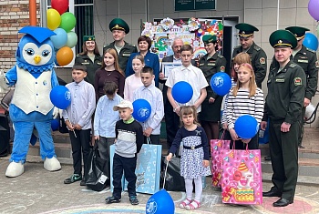 Международный день защиты детей: войсковая часть 1463 дарит праздник 