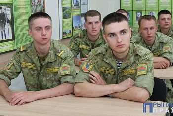 Единый день информирования прошел на погранзаставе «Наровля»