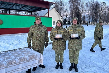 Новогоднее поздравление военнослужащих срочной службу в Лидском пограничном отряде
