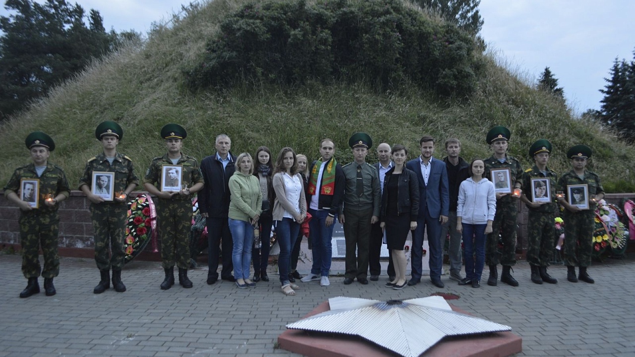 Пограничники почтили память 
