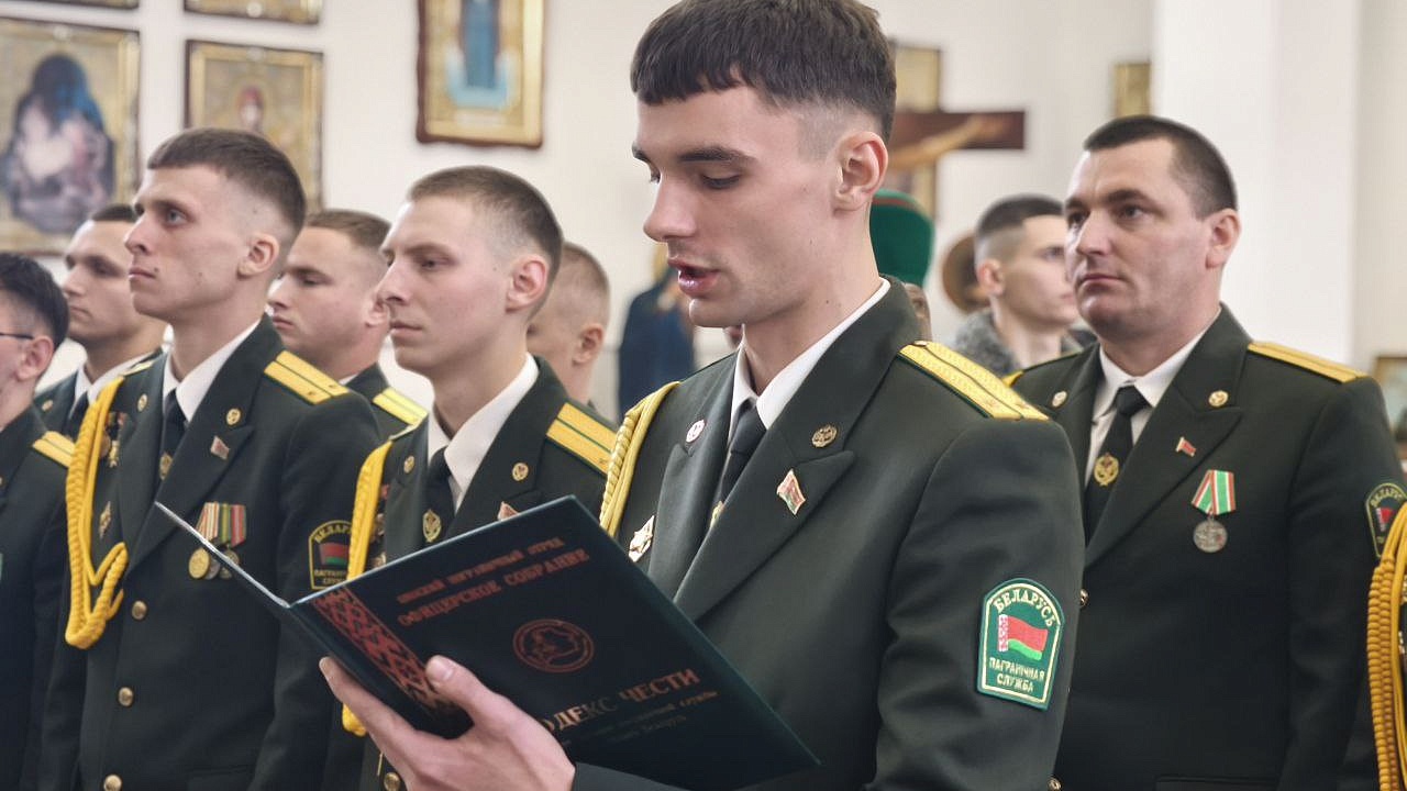 Молодые лейтенанты вступили в офицерское братство