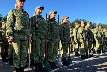 Военнослужащие Сморгонской пограничной группы приняли участие в республиканском субботнике