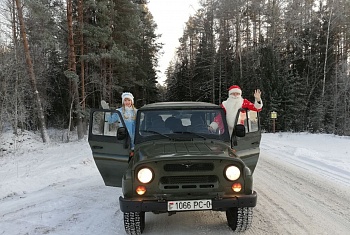 Дед Мороз и Снегурочка поздравили детей полоцких пограничников