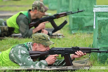ФОТОФАКТ: Международные соревнования пограничных ведомств по служебному биатлону проходят в Гродненской области