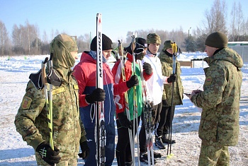 В Пинском пограничном отряде определили сильнейших биатлонистов