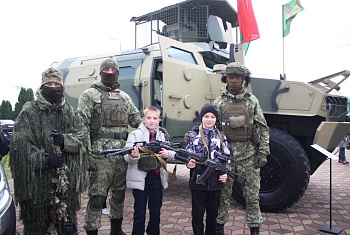 «Нас яднае граніца»: праздник единства и памяти прошел в Дивине