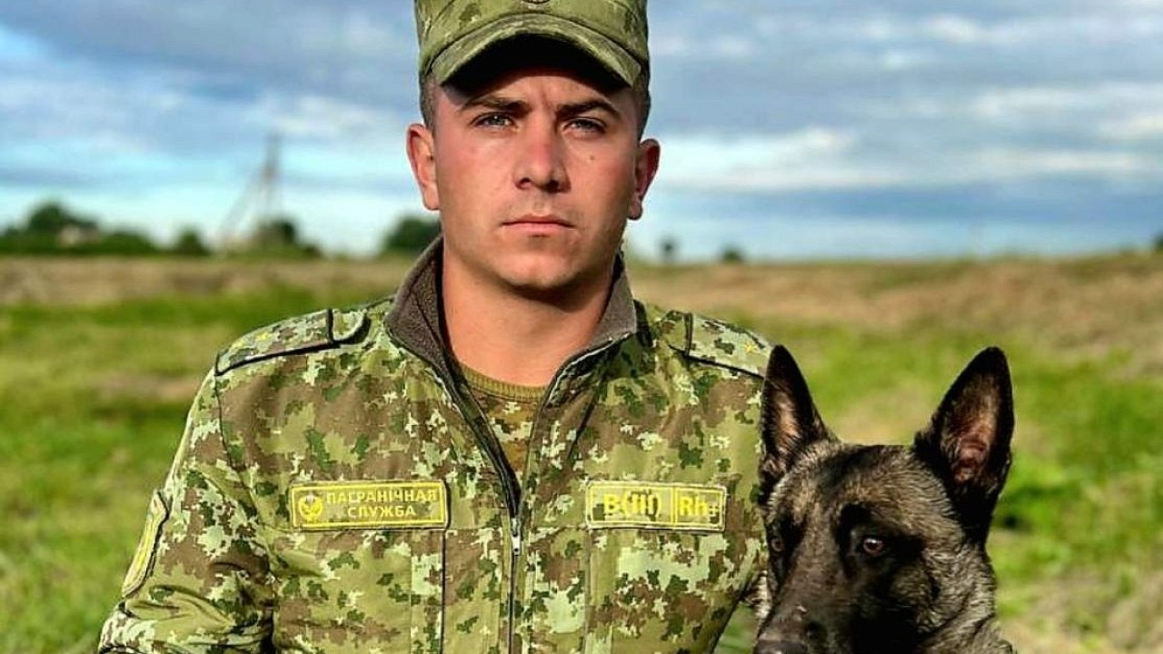 Человек собаке друг. А пограничник - тем более!