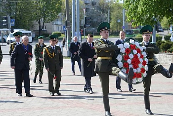 Тем, кто первым принял бой. 