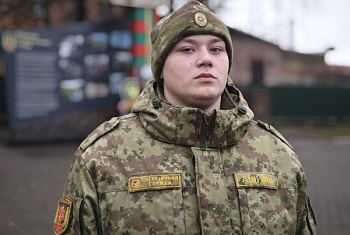 Здесь служат ваши сыновья: защищает землю, которую ценит с детства