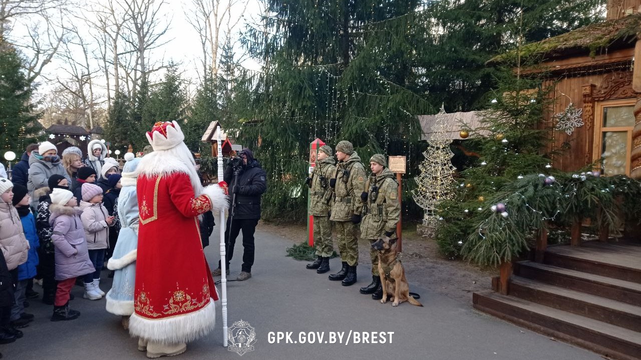 Новогодний приказ Деда Мороза: традиция в Беловежской пуще