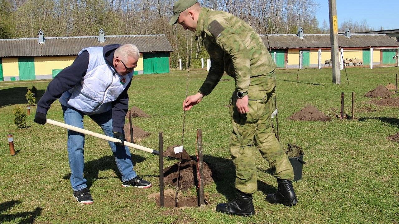 ФОТОФАКТ: В рамках республиканского субботника знаковое место встречи границ трех государств 