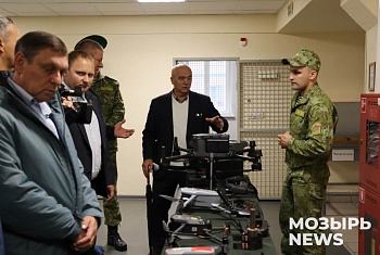 Мозырский погранотряд принимает I слет членов добровольных дружин