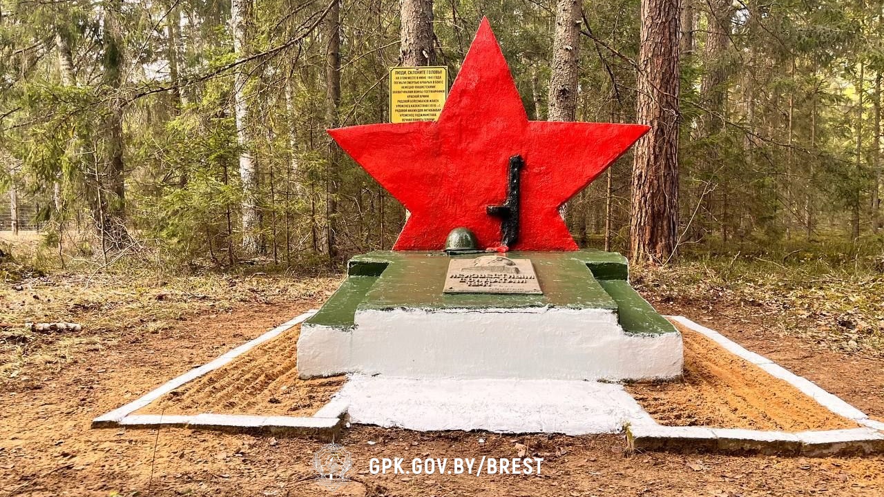 Память жива: пограничная застава "Переров" привела в порядок воинский мемориал