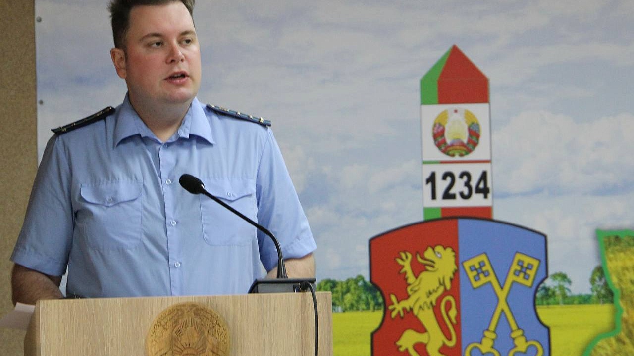 Ответственность за нарушение уставных правил обсудили в Лидском погранотряде с участием представителя прокуратуры