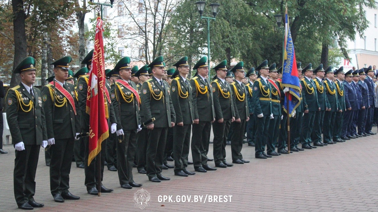 Брестские пограничники приняли участие в торжественных мероприятиях ко Дню народного единства