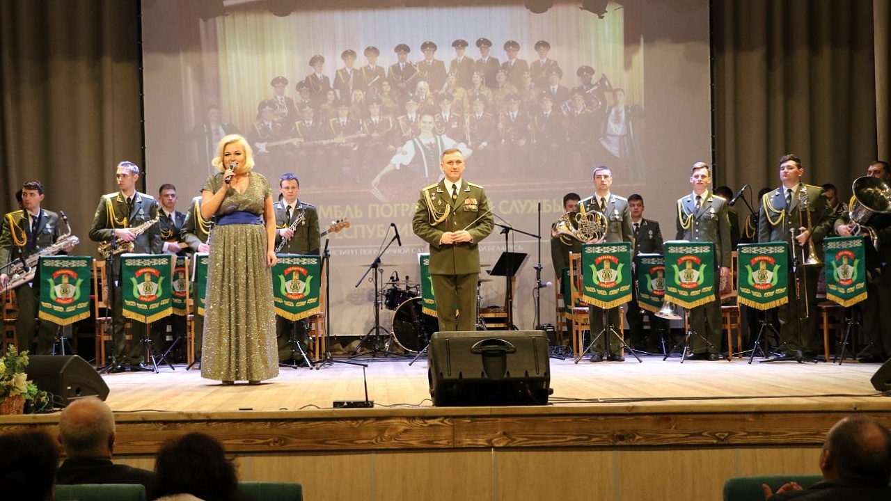 Торжественное мероприятие, посвященное Дню Октябрьской революции, прошло в Вороново с участием пограничников 