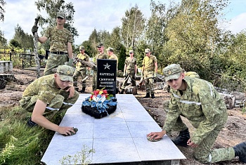 Военнослужащие государственного учреждения «Группа материально-технического обеспечения органов пограничной службы» приняли участие в субботнике