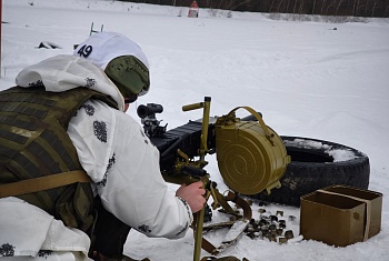 Пока мирные граждане наслаждаются выходными, пограничники несут службу и повышают уровень боевой подготовки