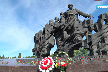 Отдать дань памяти и уважить павших в боях – в Гродно проходят мероприятия, приуроченные ко Дню Победы
