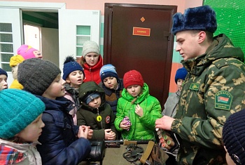 На заставу с экскурсией