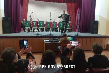 Концерт военного оркестра в Муховце