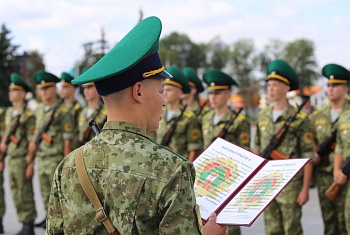 В пограничники пойду, пусть меня научат