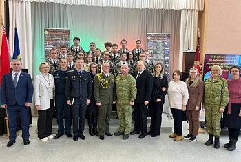 В Дзержинском государственном колледже подвели итоги работы военно-патриотического клуба «На страже»