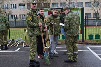 Традиция труда и заботы: республиканский субботник в группе связи и обеспечения