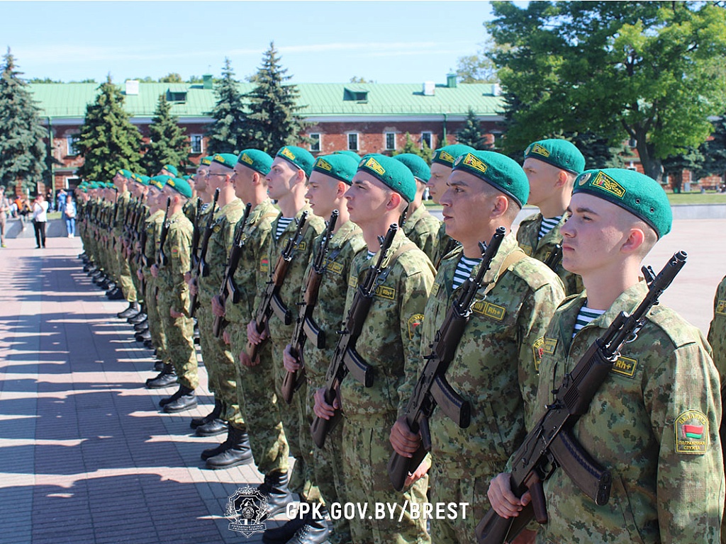 В Брестской крепости приняли присягу более 200 пограничников