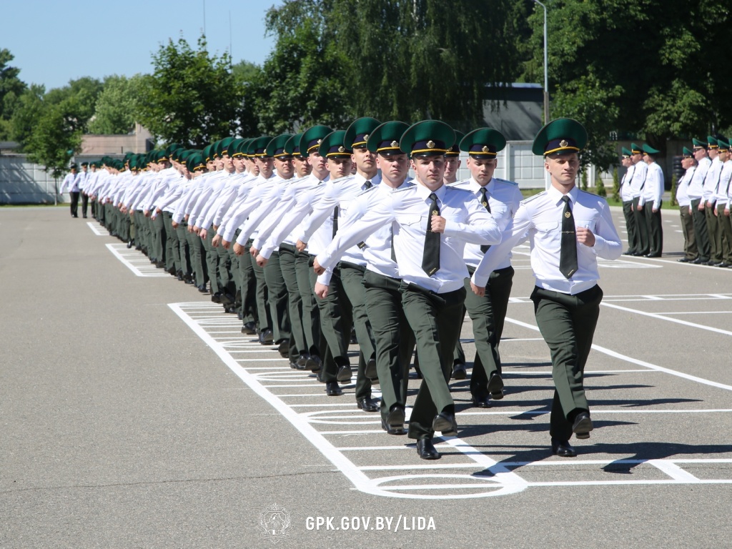 Курсанты пограничники. НВИ плац.