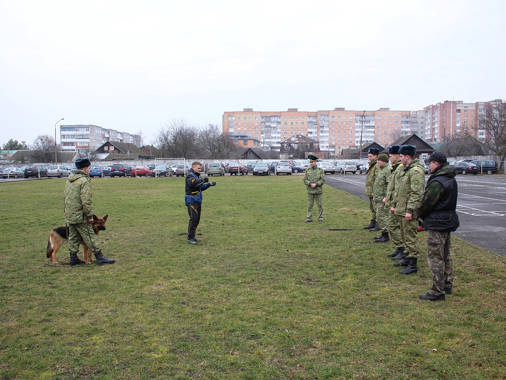 Пинский пограничный отряд руководство