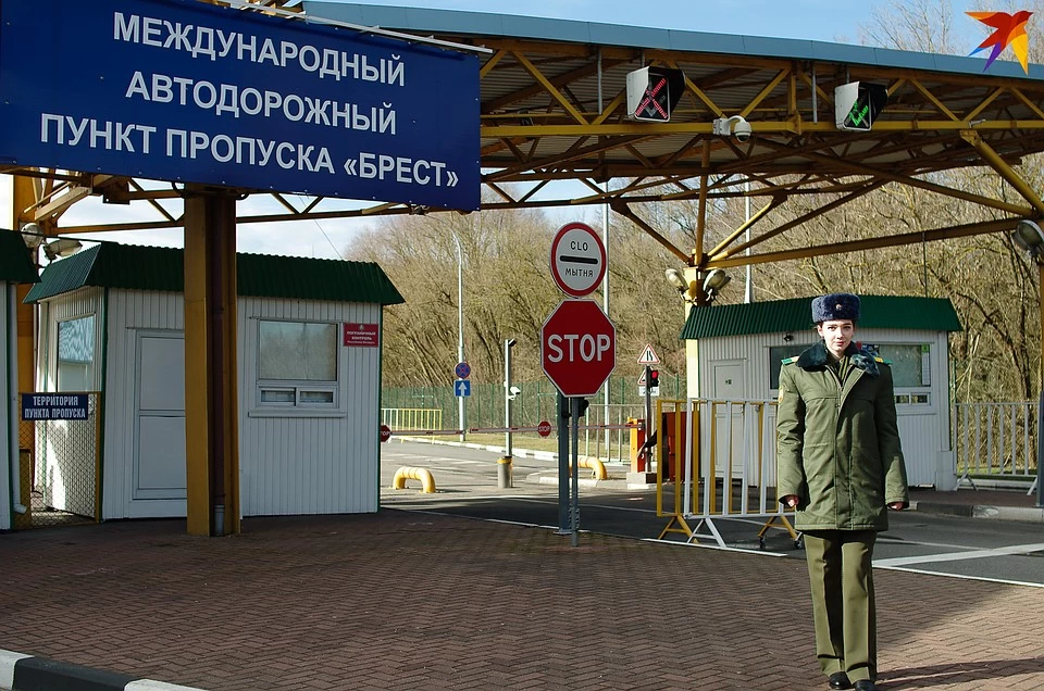 Граница варшава. Пункт пропуска Брест-Тересполь. Брест граница. Граница Польши и Белоруссии в Бресте. Пересечение границы.